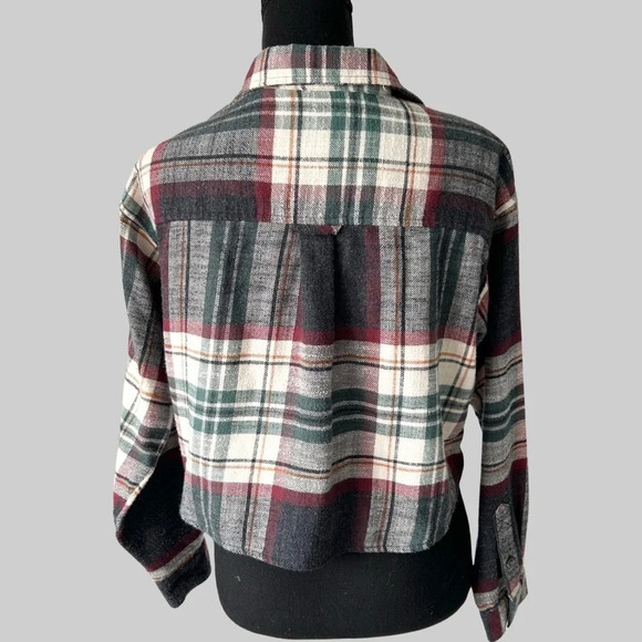American Eagle Cropped Button Up  Flannel - Picture 4 of 13